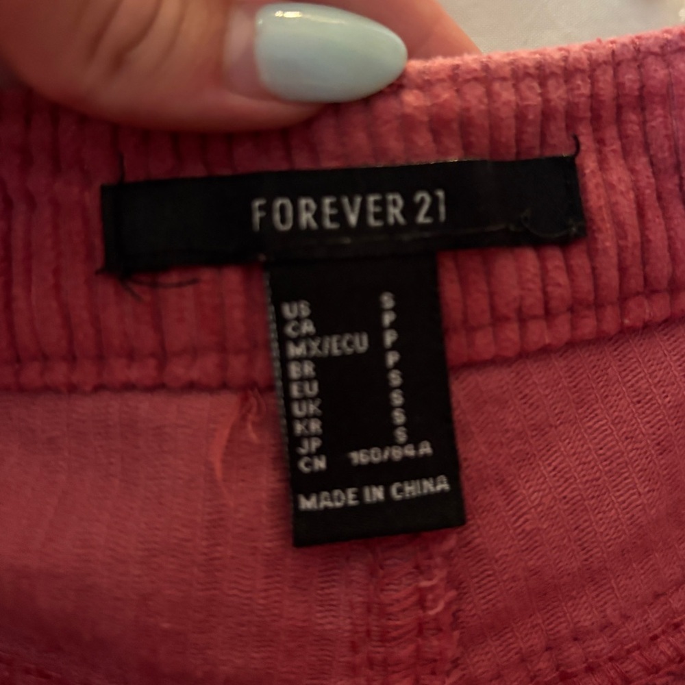 Pink/burgundy Forever 21 high-waisted corduroy shorts - Picture 2 of 3